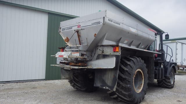 Image of Case IH Titan 4530 equipment image 4