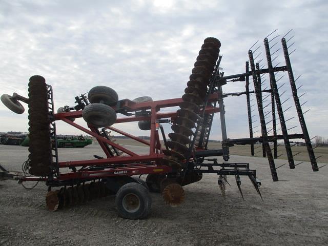 Image of Case IH 330 Turbo Till equipment image 4