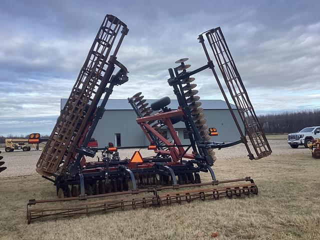 Image of Case IH 330 Turbo Till equipment image 4