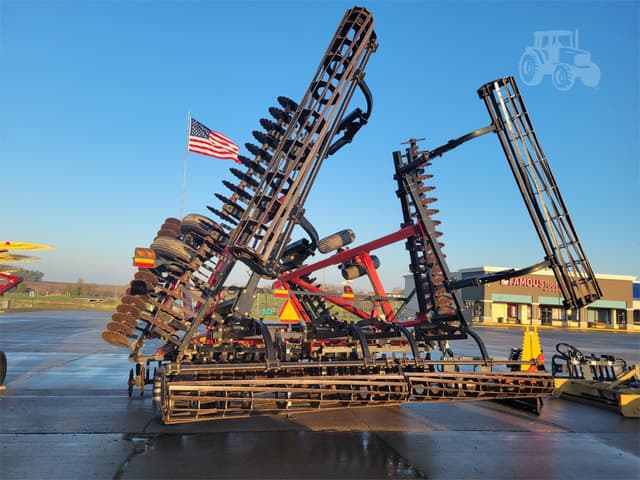 Image of Case IH 330 Turbo Till equipment image 1
