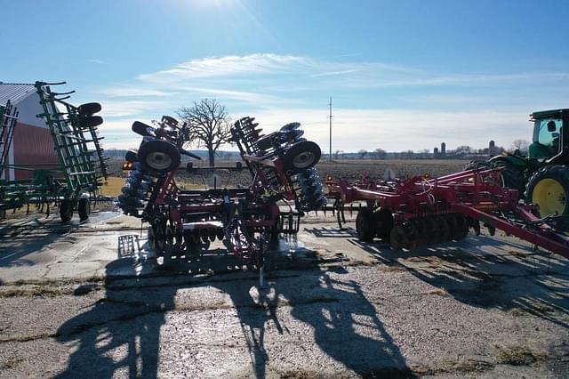 Image of Case IH 330 equipment image 2