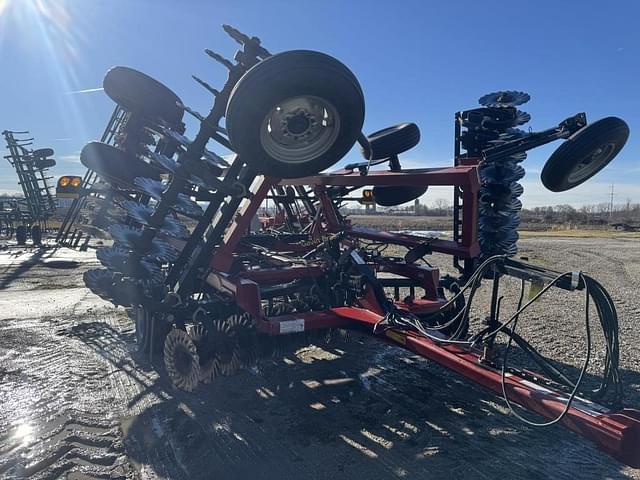 Image of Case IH 330 equipment image 4