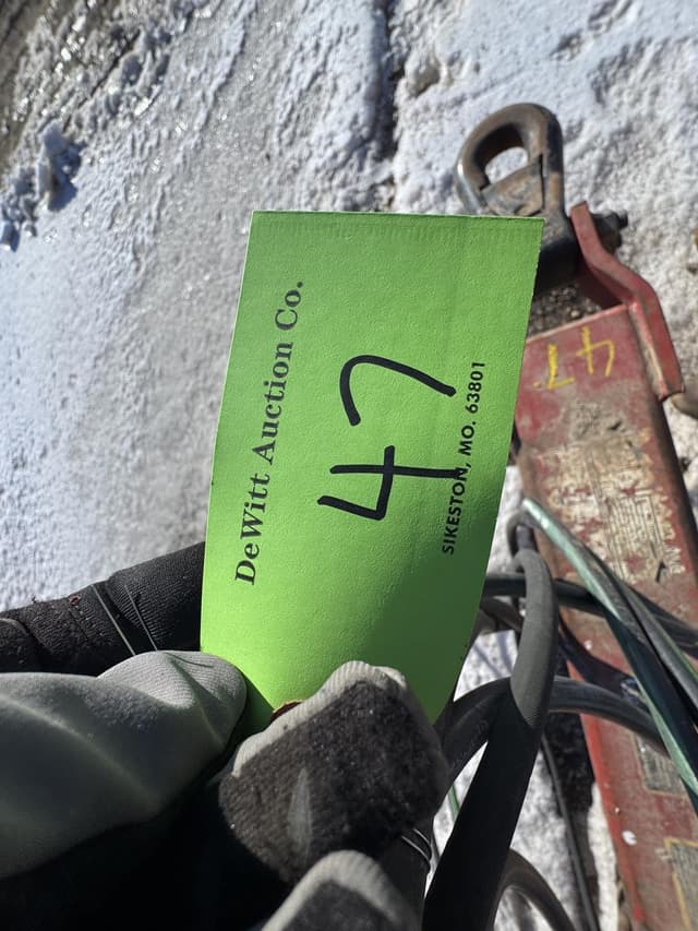 Image of Case IH 340 equipment image 4