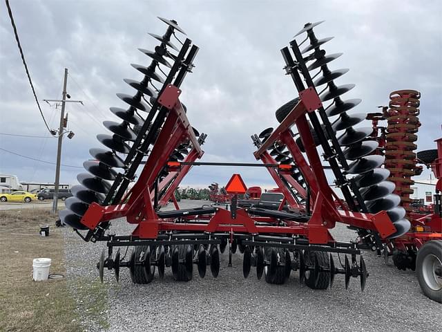 Image of Case IH 345 equipment image 4