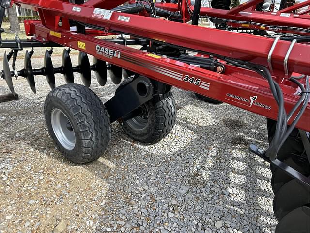 Image of Case IH 345 equipment image 4