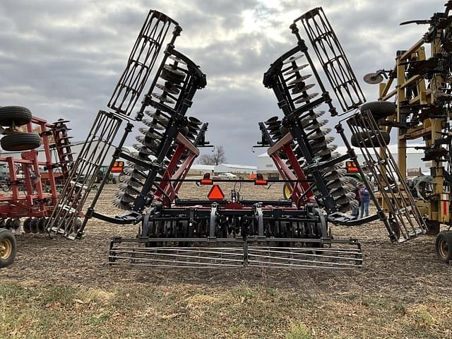 Image of Case IH 330 equipment image 4