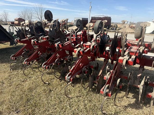 Image of Case IH 183 equipment image 2