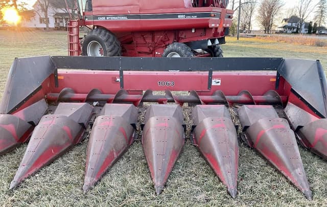 Image of Case IH 1063 equipment image 1