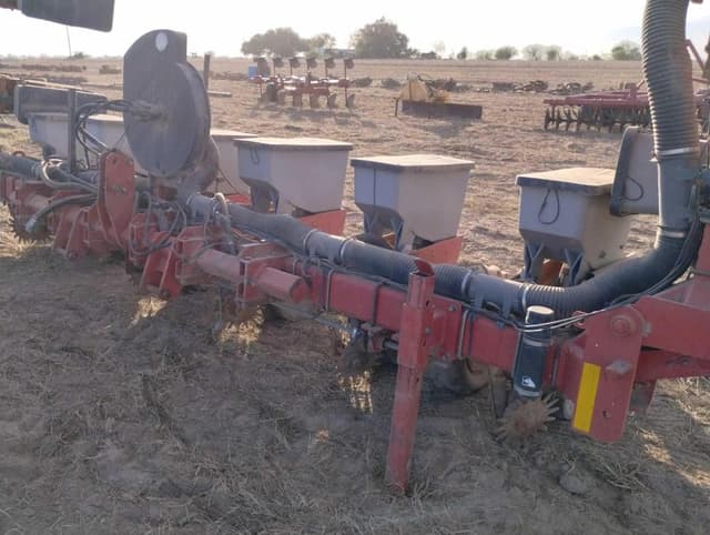 Image of Case IH 1200 equipment image 2