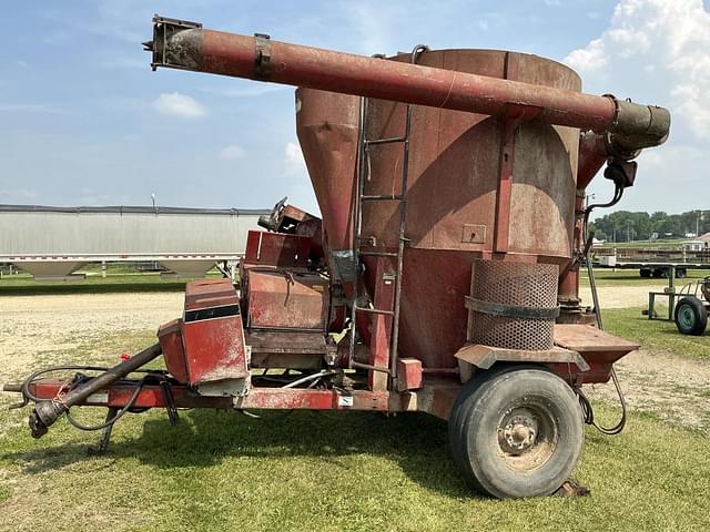 Image of Case IH 1250 equipment image 4