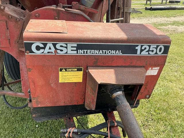 Image of Case IH 1250 equipment image 2