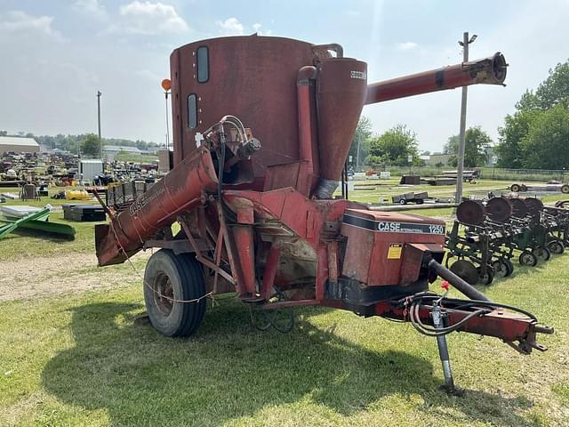 Image of Case IH 1250 equipment image 1