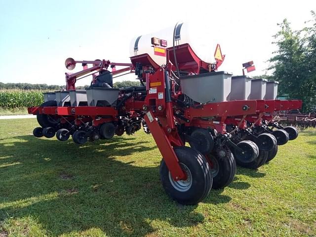 Image of Case IH 1250 equipment image 3