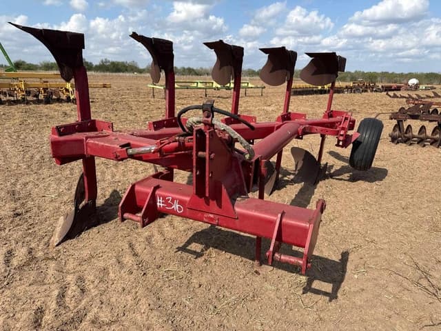Image of Case IH 165 equipment image 4