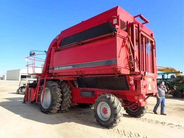 Image of Case IH 2055 equipment image 2