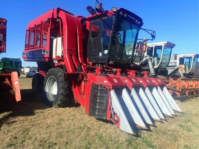 Image of Case IH 2055 equipment image 4