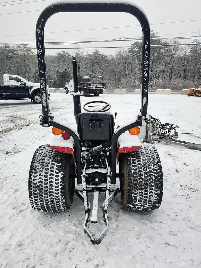 Image of Case IH 235 equipment image 3