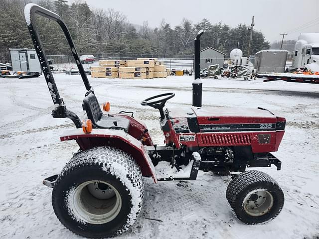 Image of Case IH 235 equipment image 4