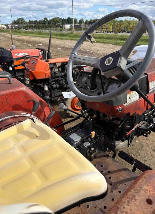 Image of Case IH 265 equipment image 4