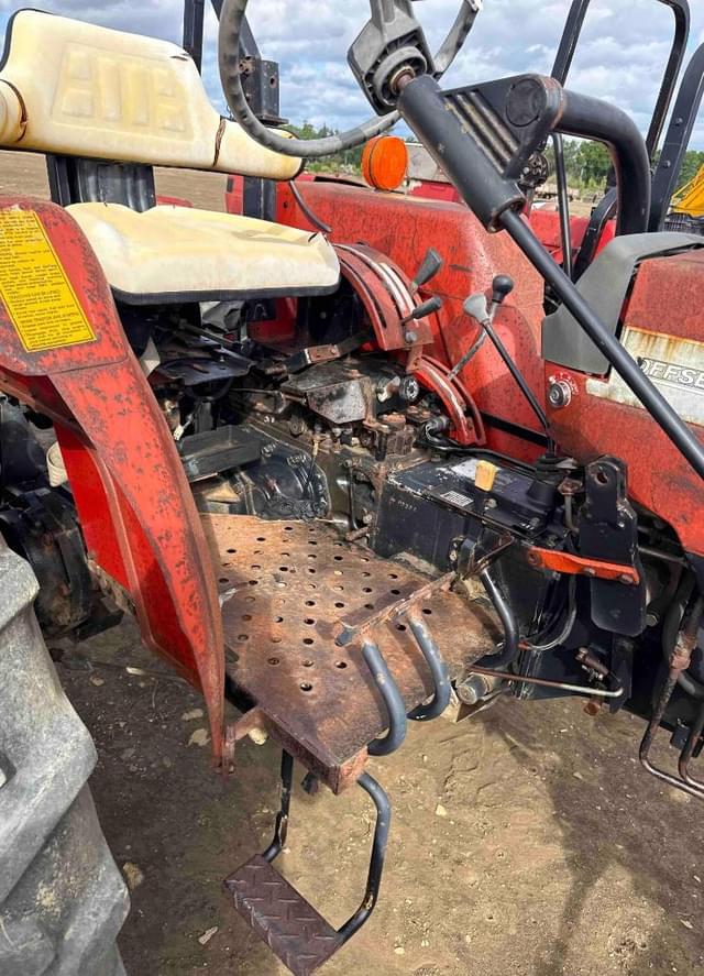 Image of Case IH 265 equipment image 3
