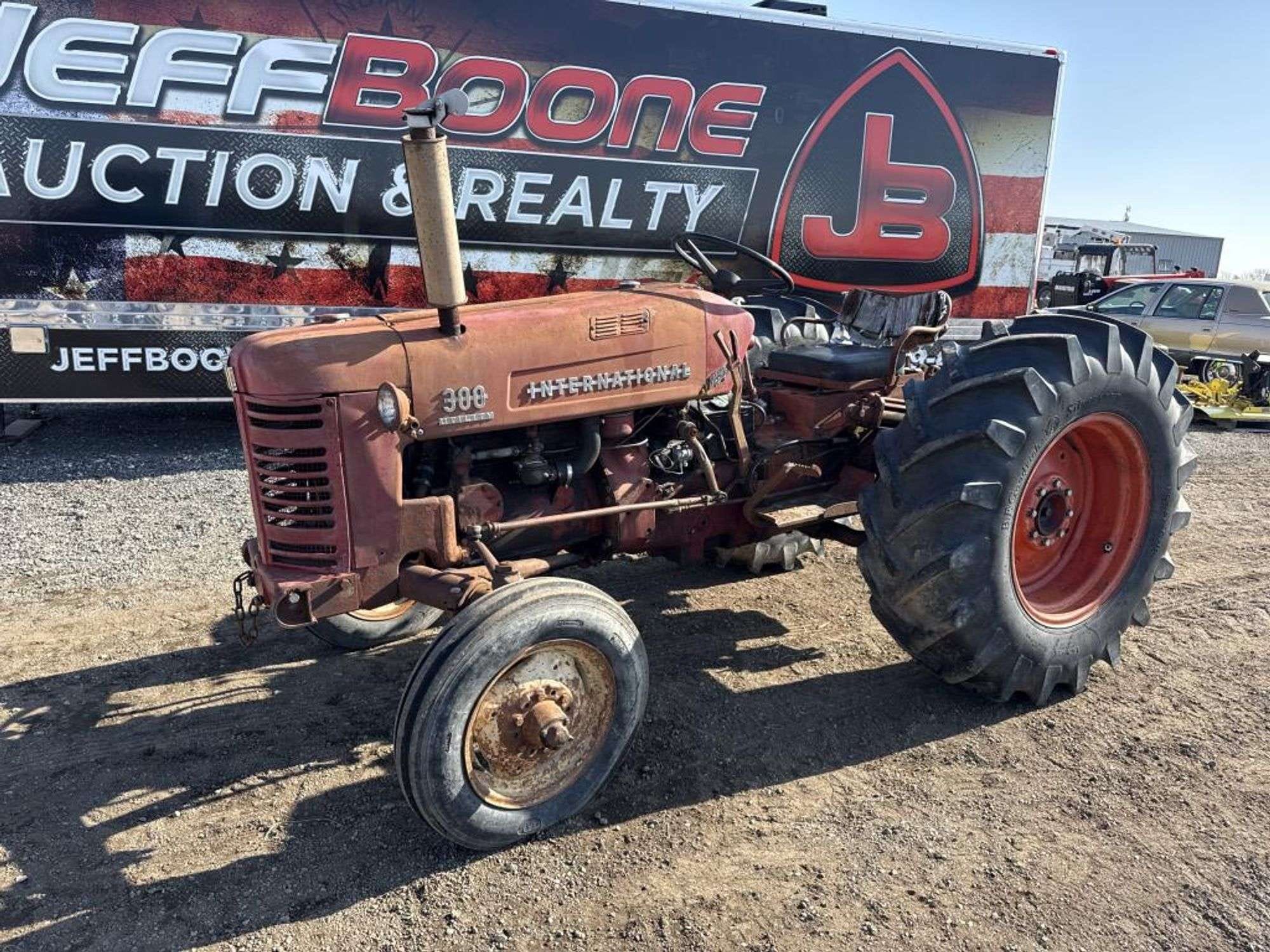 International Harvester 300 Equipment Image0