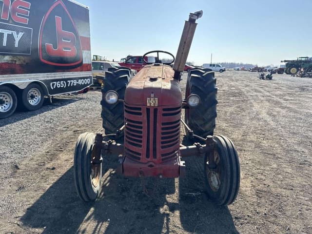 Image of International Harvester 300 equipment image 4