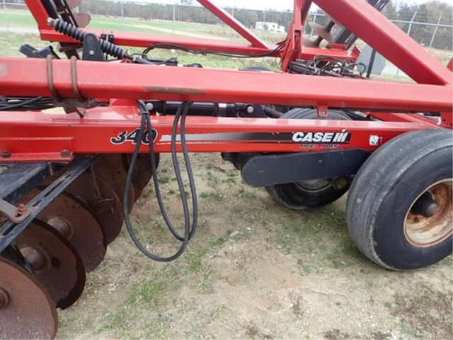 Image of Case IH 340 equipment image 2