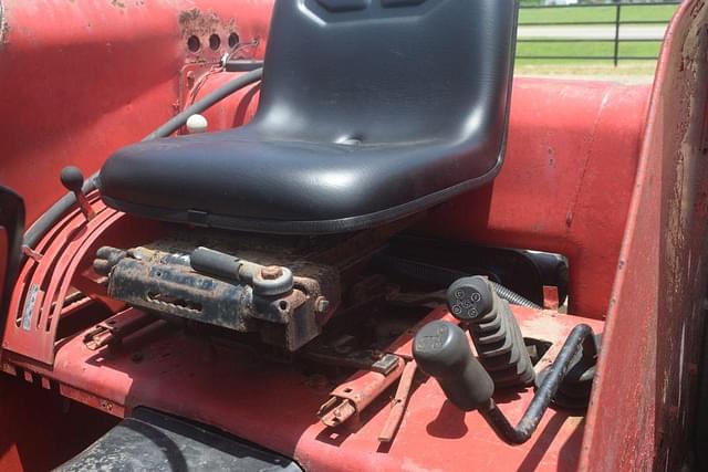 Image of Case IH 395 equipment image 4