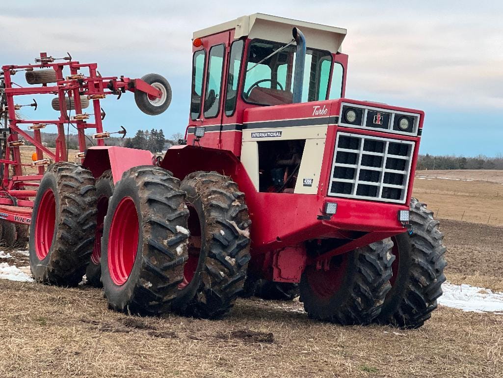 Main image International Harvester 4366