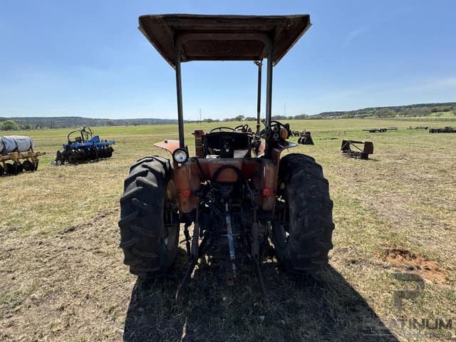 Image of Case IH 485 equipment image 2