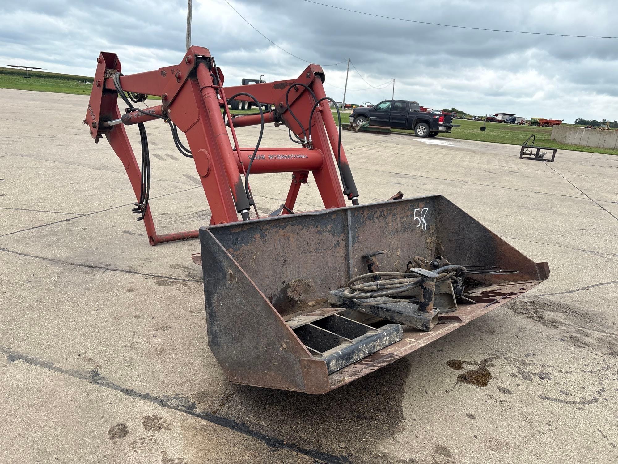 Case IH 520 Equipment Image0