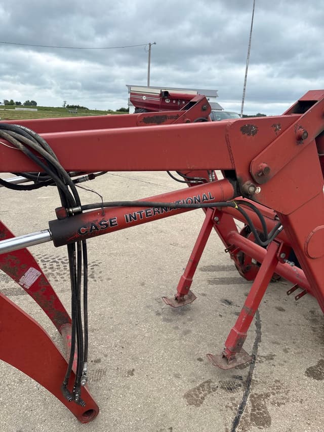 Image of Case IH 520 equipment image 3