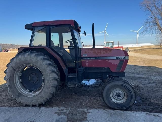 Image of Case IH 5230 equipment image 4