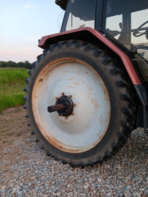 Image of Case IH 5240 equipment image 2