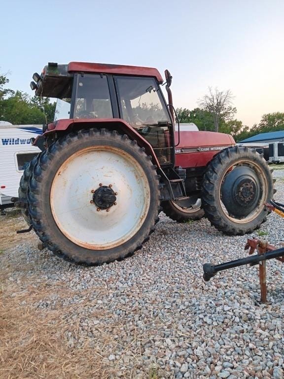Case IH 5240 Equipment Image0