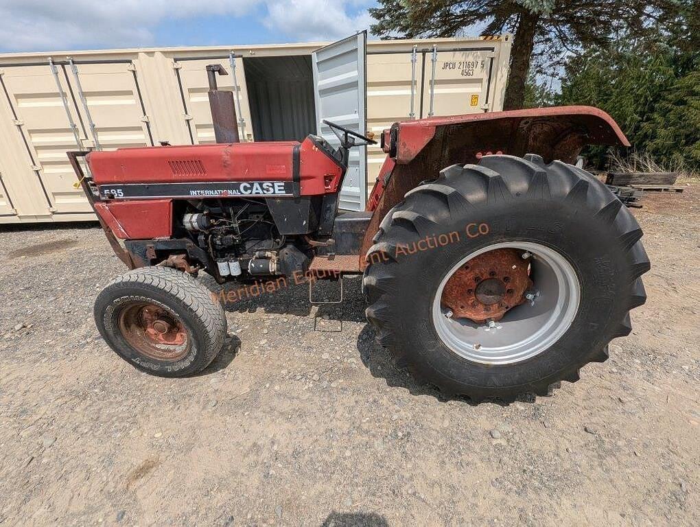 Image of Case IH 585 Primary image