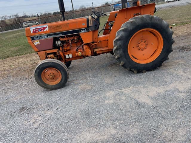 Image of Case 585 equipment image 2