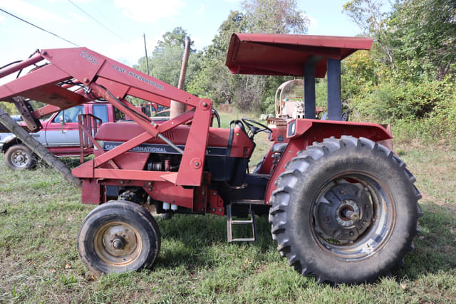 Image of Case IH 695 equipment image 1