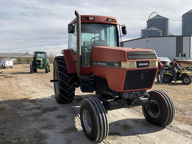 Image of Case IH 7110 equipment image 3