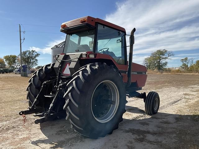 Image of Case IH 7110 equipment image 2