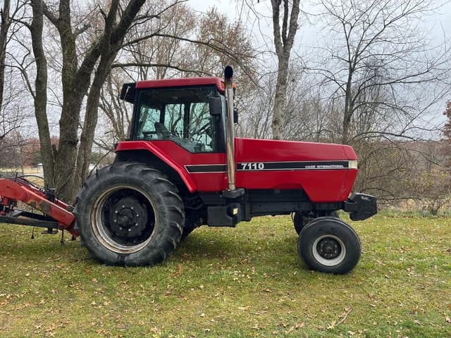 Image of Case IH 7110 equipment image 2