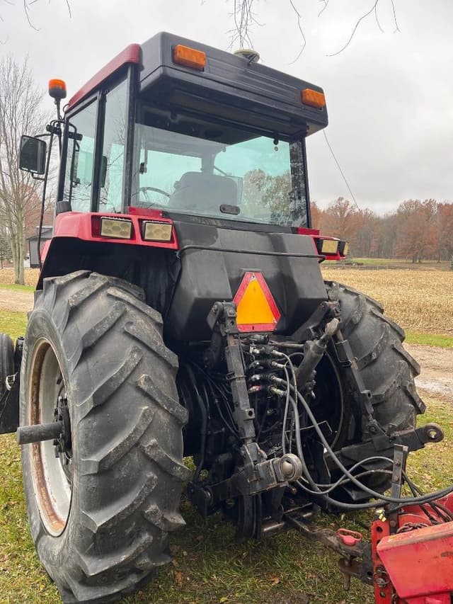 Image of Case IH 7110 equipment image 4