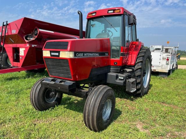 Image of Case IH 7110 equipment image 3