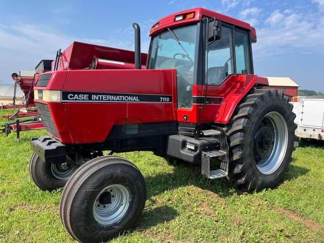 Image of Case IH 7110 equipment image 4