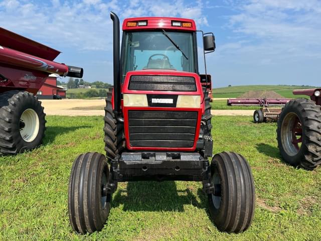 Image of Case IH 7110 equipment image 2