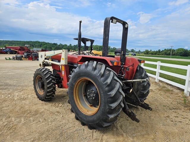 Image of Case IH 885 equipment image 2
