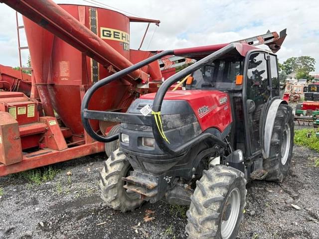 Image of Case IH Farmall 110N equipment image 2