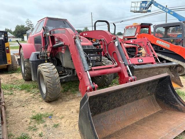 Image of Case IH Farmall 120C equipment image 4