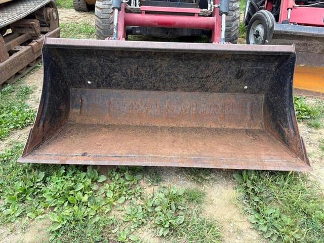 Image of Case IH Farmall 120C equipment image 3