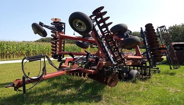 Image of Case IH 330 equipment image 2